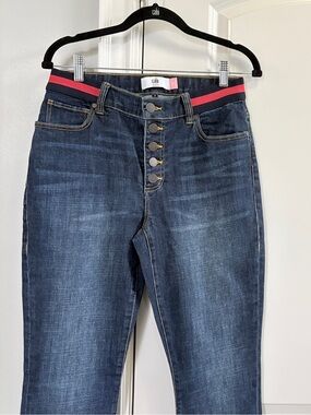 SALE! CAbi 💫 NWOT Fall 2019 Simone Button Fly Skinny Denim Women’s Jeans Size 6